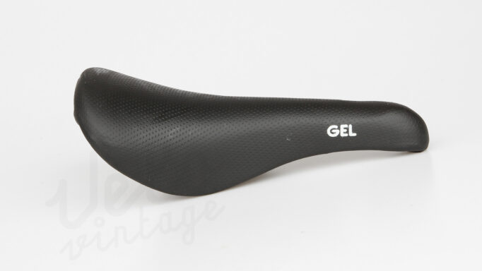 NOS Selle Italia MBK Sadel | Perforeret Sort