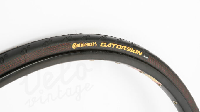 Continental Gatorskin Folding Tire | 700 x 23c (622-23) | Black