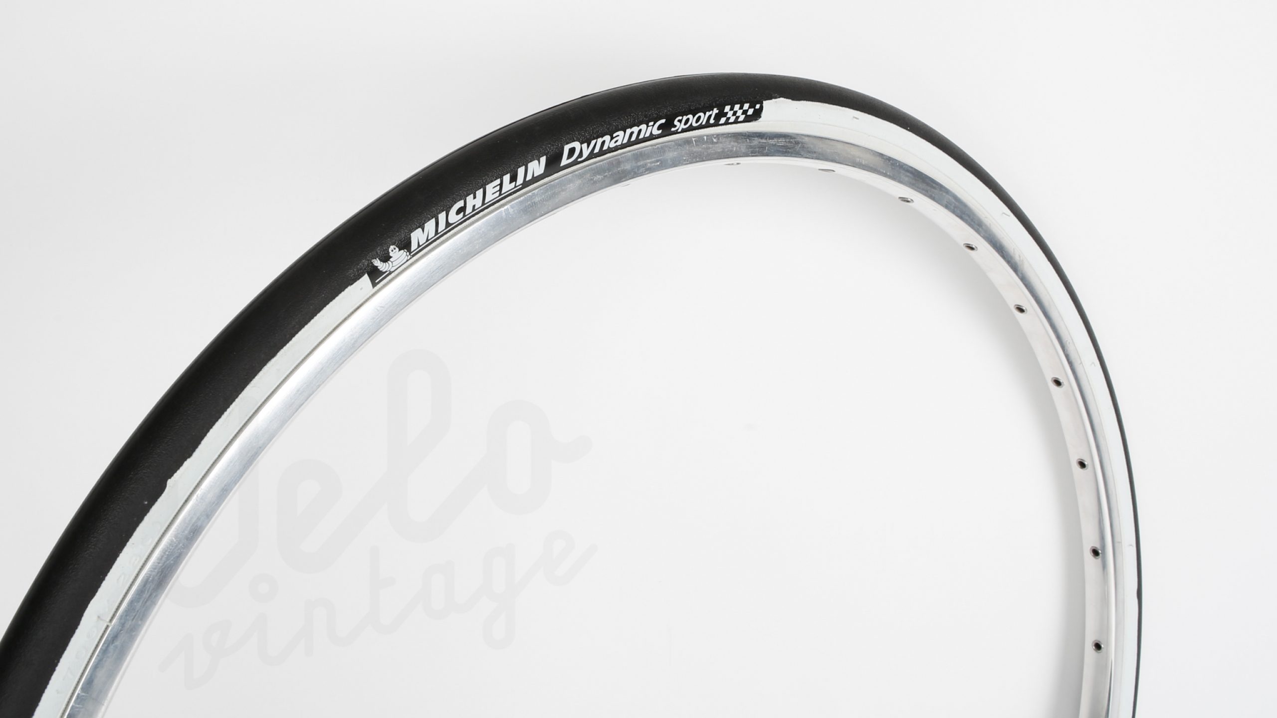 Michelin-Dynamic-Sport_Blk-Wht