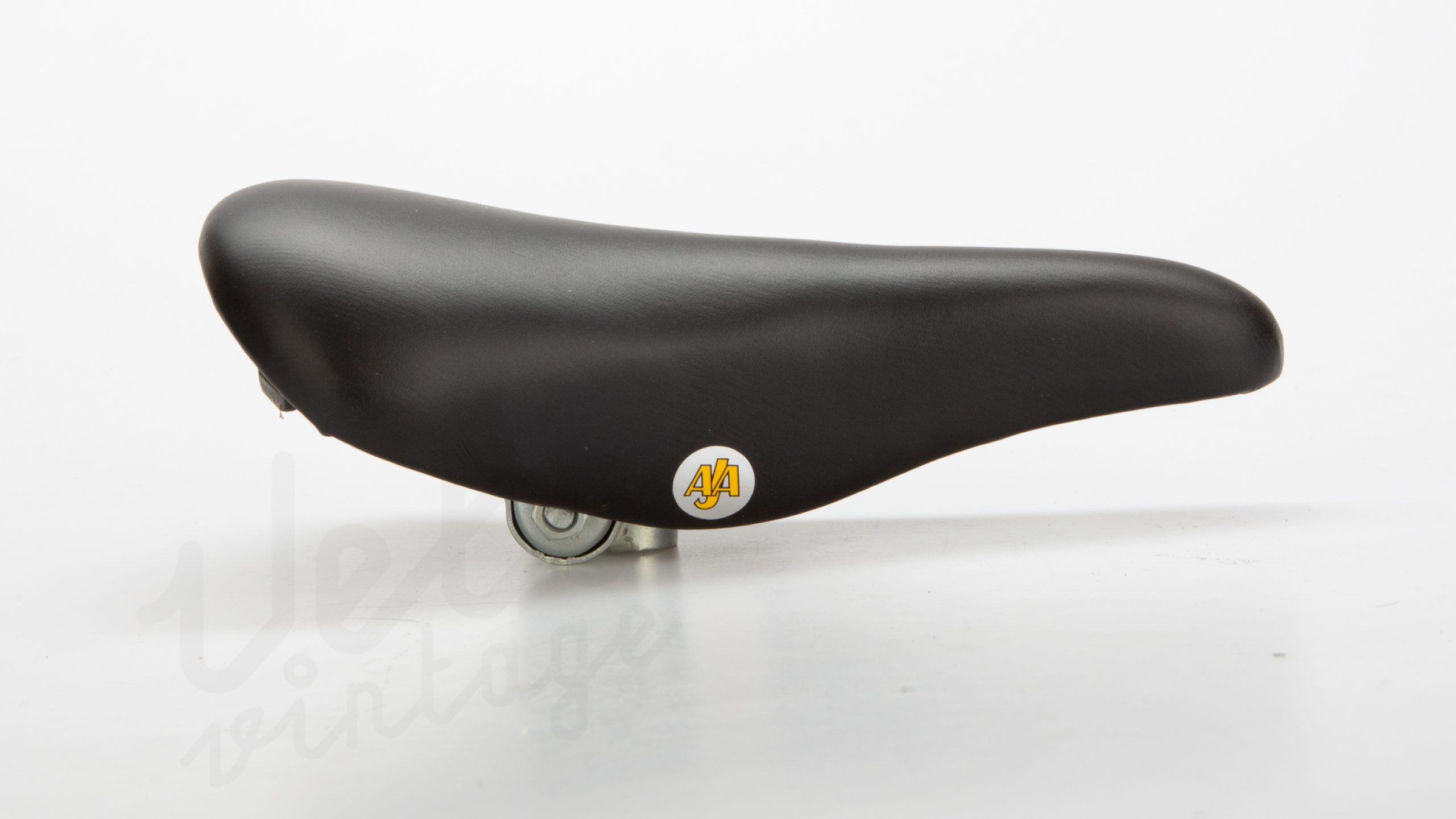 NOS-AJA-Saddle_Black-2