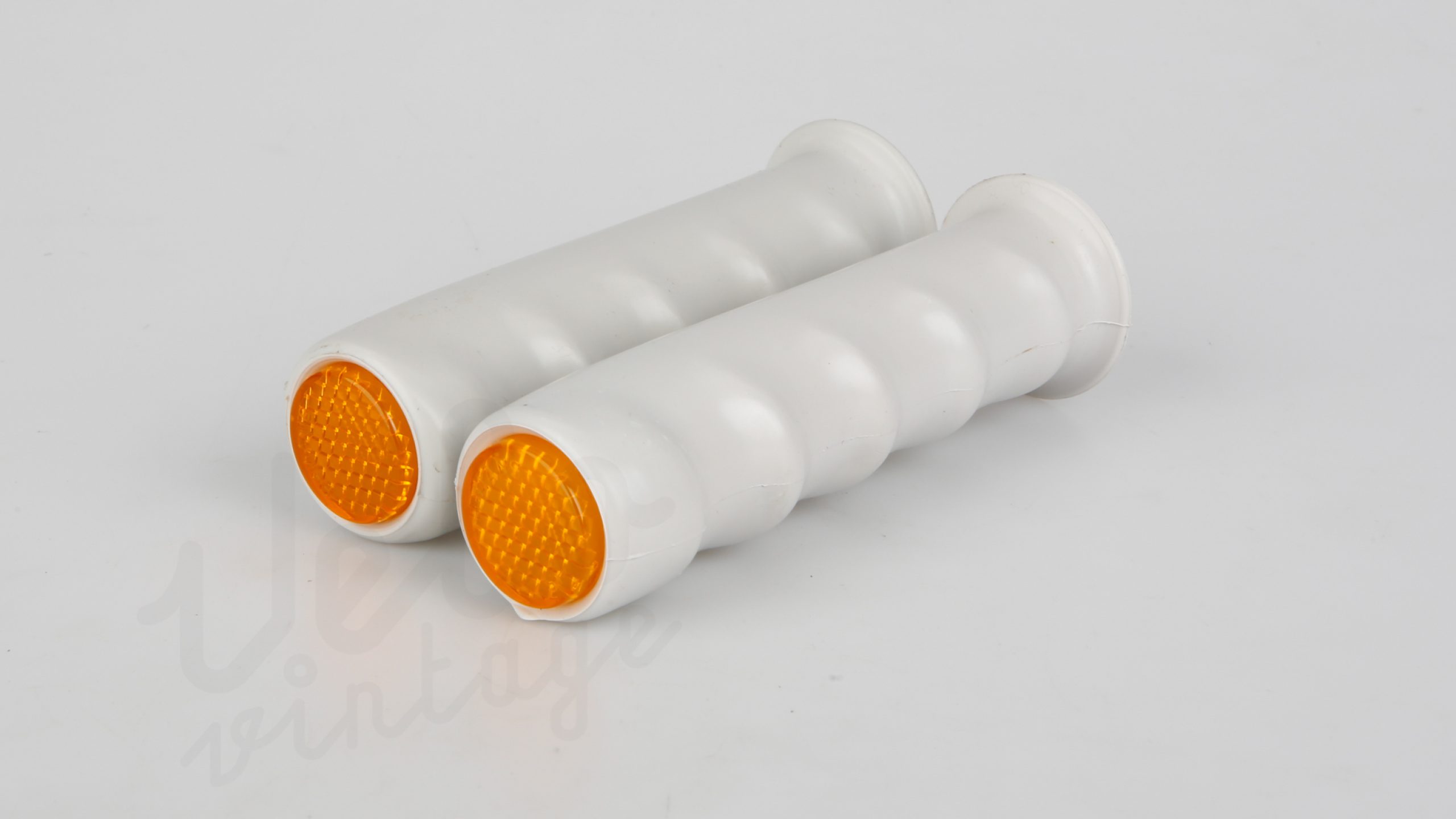 NOS-Grips-w.reflector--115mm-Grey-3