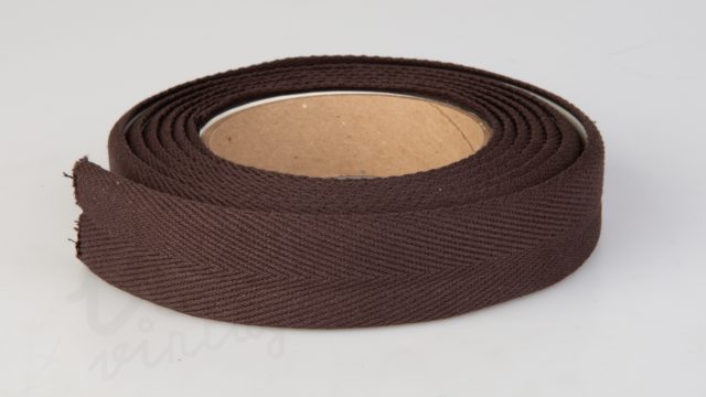Newbaums_Cushion_Dark_Brown-3