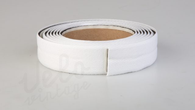 Newbaums_Cushion_White-2