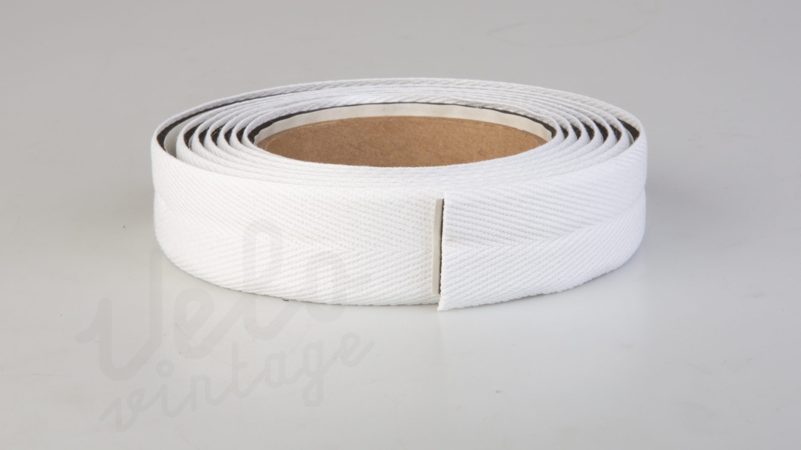 Newbaums_Cushion_White-2