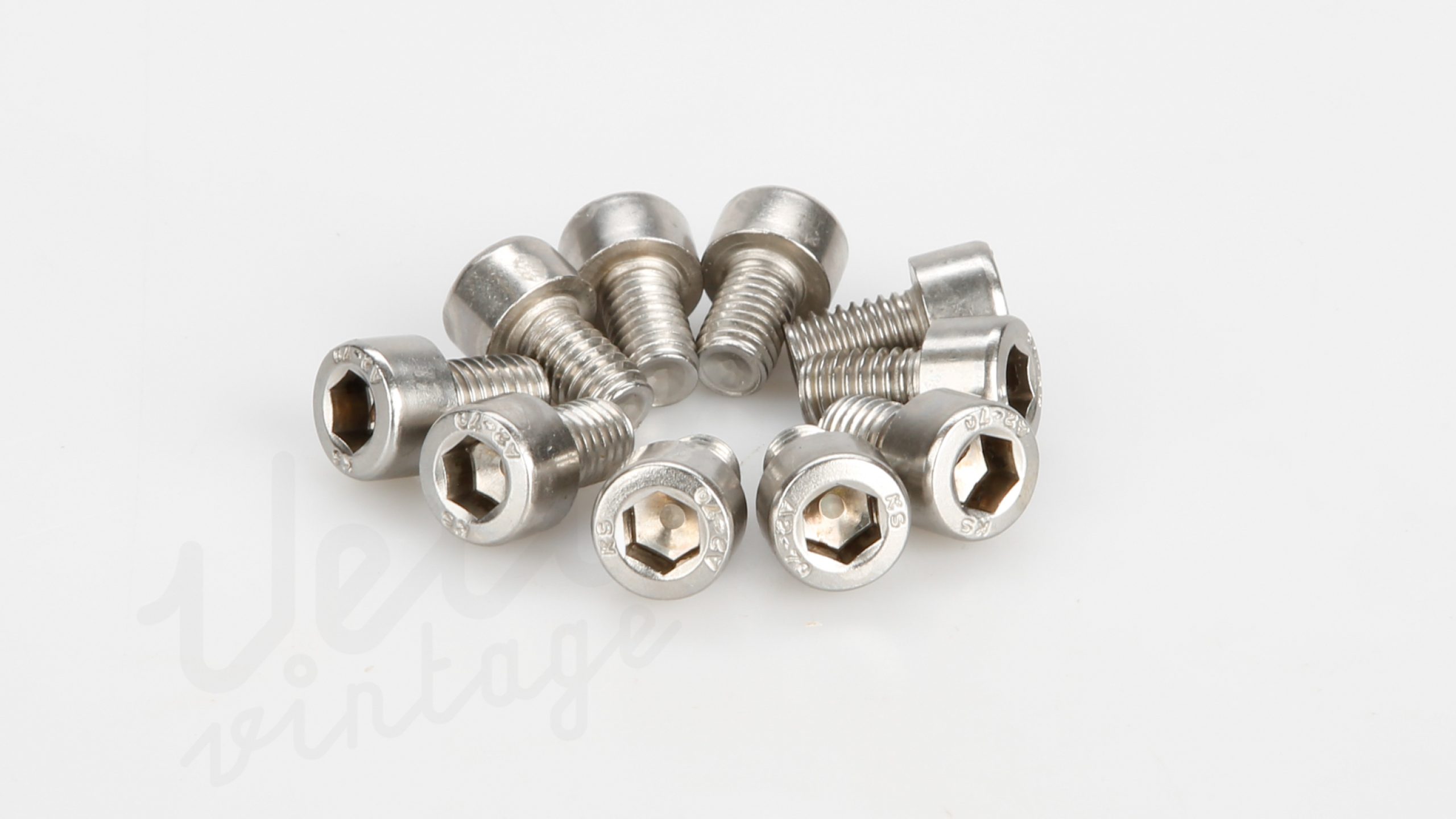 Stainless-Bolts-M6x10mm-3
