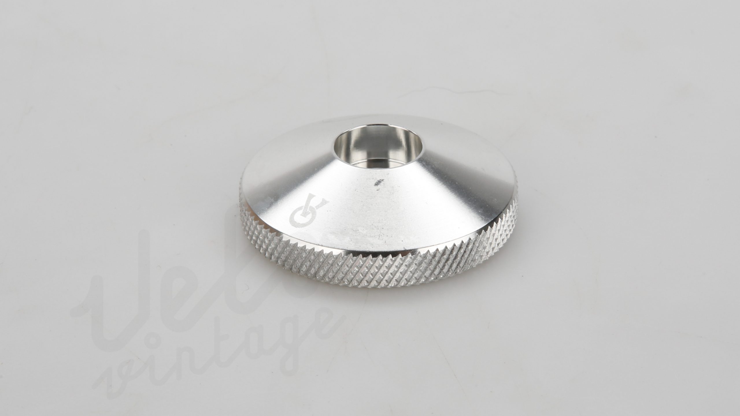 VO-Knurled-Ste-Cap-Silver-2