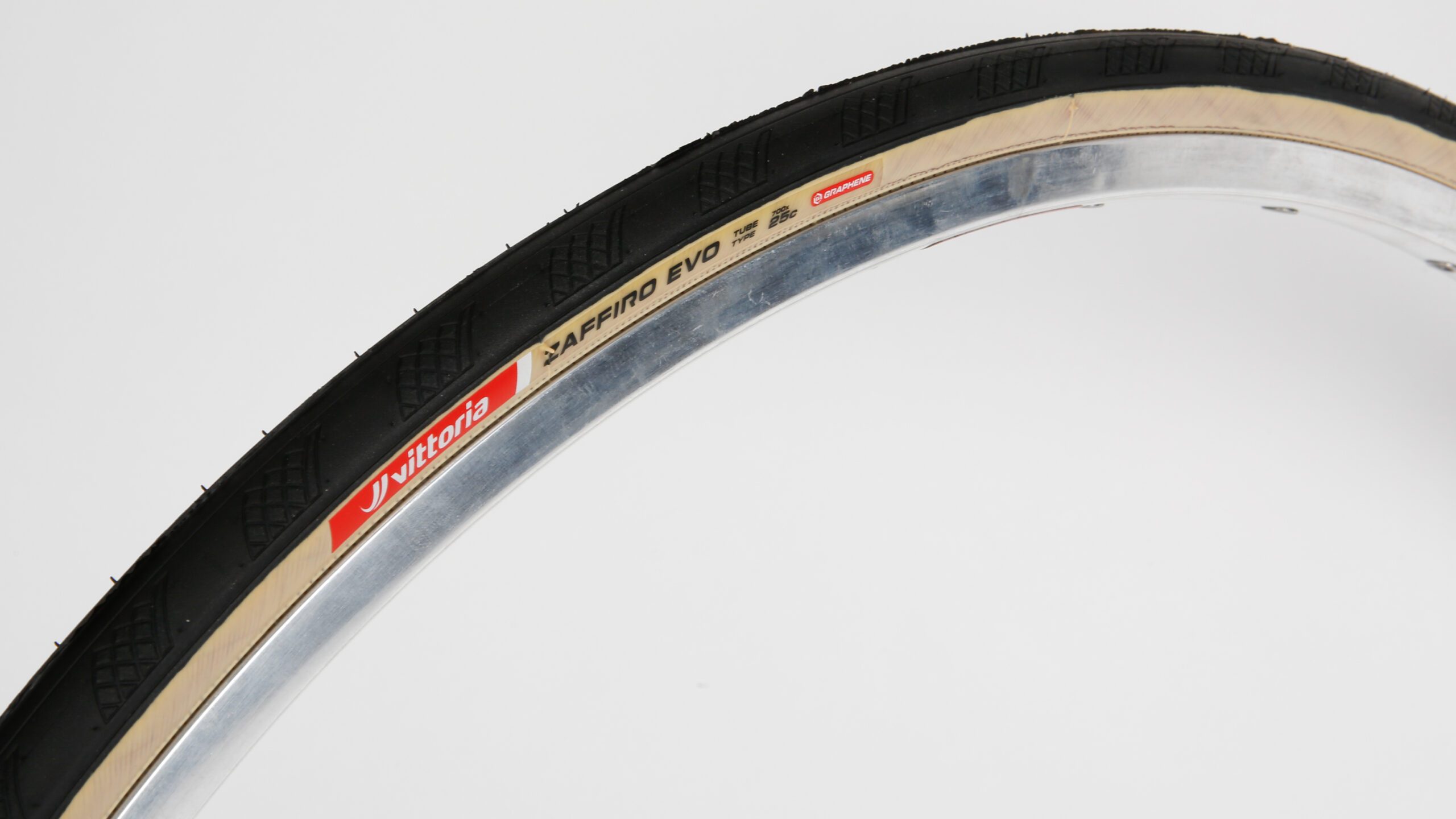 Vittoria-Zaffiro-EVO-Graphene-Gum-black-3
